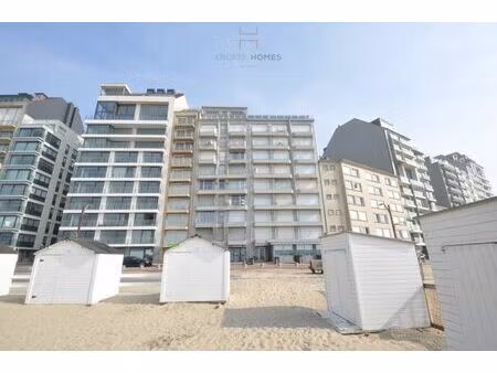 studio confortablement agencé avec vue frontale mer à dui...