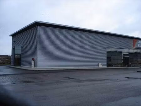 local d'activités à louer