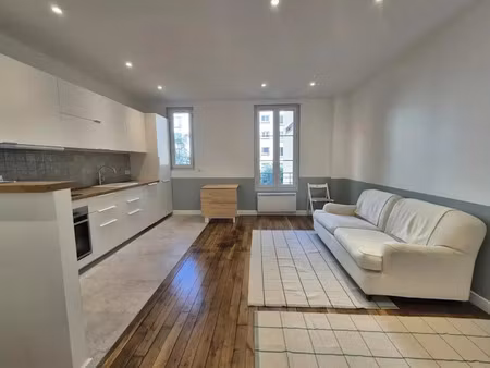 location meublée appartement 2 pièces 38 m² à chateaufort (78117)  1 000 €