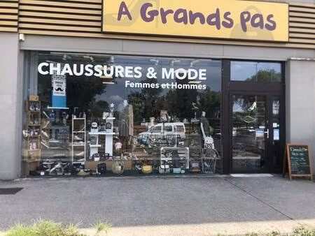 magasin de chaussures à vendre