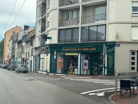 local commercial à louer