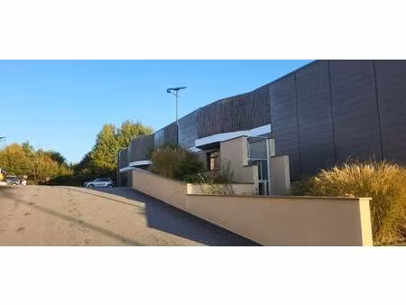 local d'activités à louer