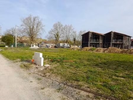 terrain constructible viabilisé à vendre