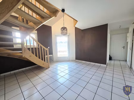 village-neuf au calme dans une impasse joli 3 pièces en dupl