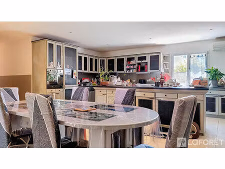 villa creissan 260 m2