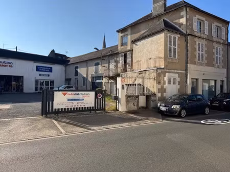 vente immeuble 0 pièces 280 m² à montmorillon (86500)  127 800 €