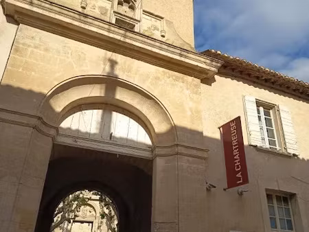 location meublée appartement 2 pièces 35 m² à villeneuve-les-avignon (30400)  610 €