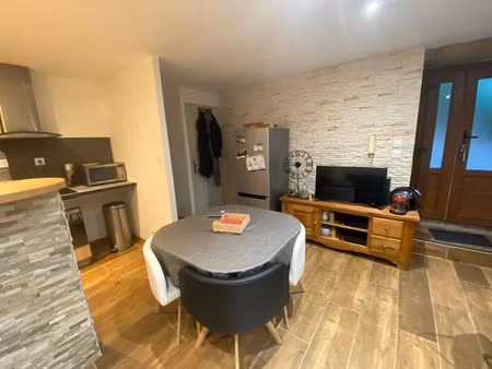 location meublée appartement 2 pièces 45 m² à collonges-au-mont-d'or (69660)  850 €