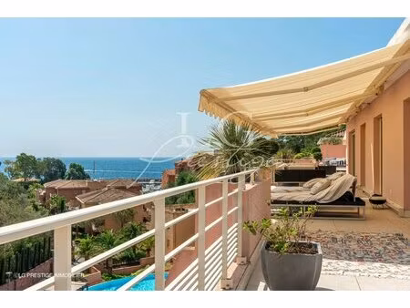villa sur le toit vue mer avec immense terrasse