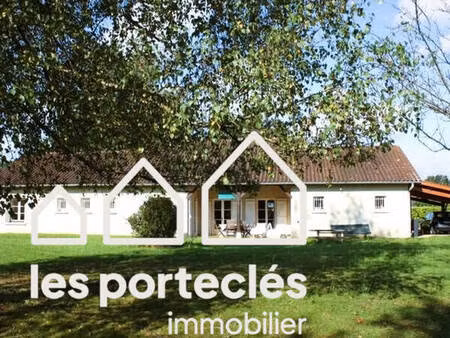 grande maison traditionnelle  3 000 m² de terrain arboré – la genête