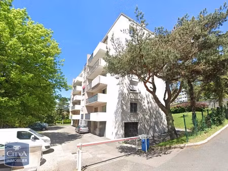 parking à louer 13 m² - neuville-sur-saône (69) - 95€