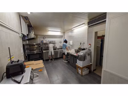 local commercial - thuir