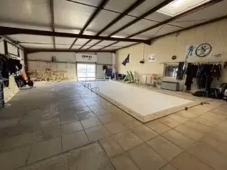 à vendre – local d’activités de 632 m² à saint-memmie – marne (51)