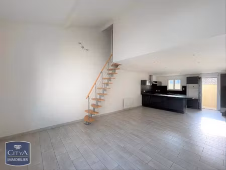 appartement à louer 3 pièces 67.25 m² - montguyon (17) - 660€