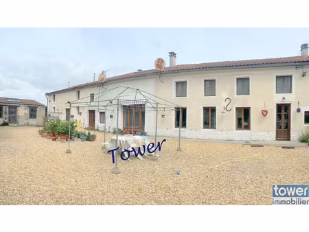 fontaine chalendray 17510 - maison 11 piéces de 350 m² habitables sur un terrain de 4200 m