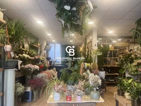 local commercial 93m² environ - luçon