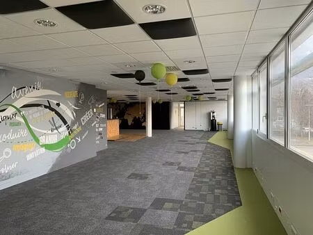 location bureau le bourget du lac 500 m²
