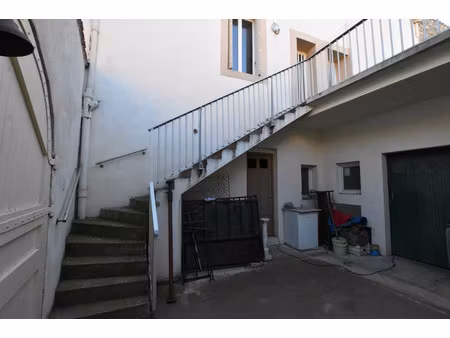 dpt aude (11)  à vendre coursan immeuble