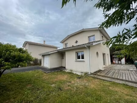 agréable maison individuelle quatier chante cigale