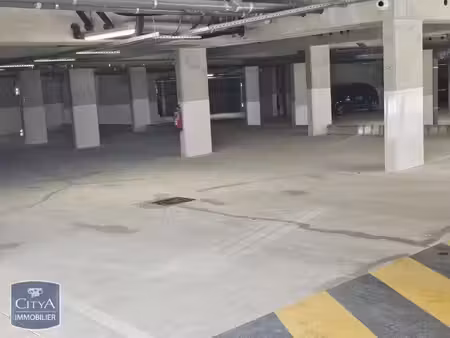 parking à louer - louvres (95) - 65€