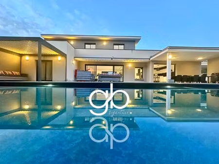 villa contemporaine 325 m2 piscine 10×4 sous-sol 112 m2 domotique double garage vue...