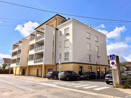 vente local commercial  91.38m²  maizières