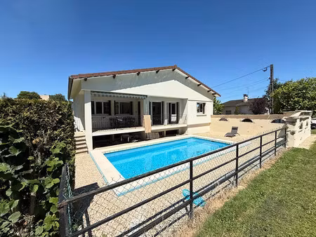 vente maison 6 pièces 140 m² à montmorot (39570)  270 400 €