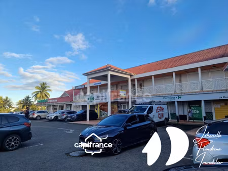 local professionnel à vendre sainte rose 1 pièce(s) 50m2 182 500€