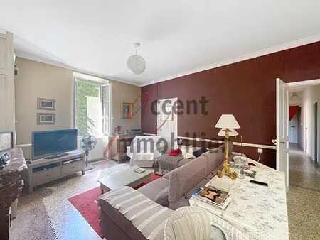 mollégès  maison et gite avec piscine et terrain de 2000m²