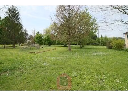 terrain proche de puy l'évêque
