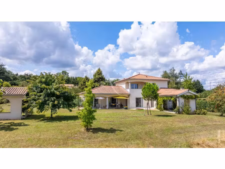 vente maison 6 pièces 207.08 m² à saint-martin-belle-roche (71118)  599 000 €