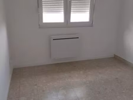 location appartement 1 pièce 19 m² à saint-quentin (02100)