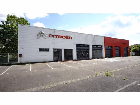 vente commerce 1318 m² mirande (32300)