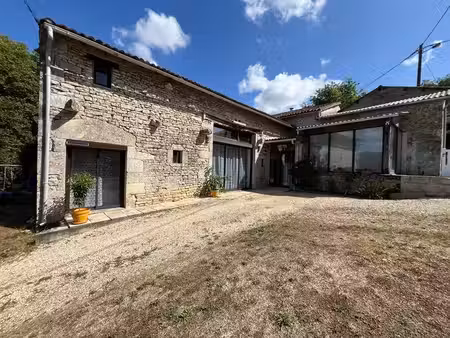 vente maison 5 pièces 156 m² lizant (86400)