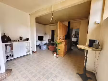 grande maison familiale à rénover avec dependance
