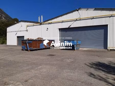 local d'activités à louer