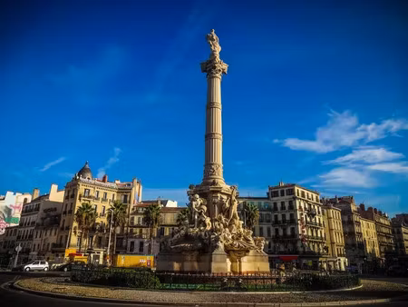 cdab commerce 600 m2 castellane 13006