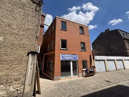 rez-de-chaussée commercial situé en plein cœur de pepinster