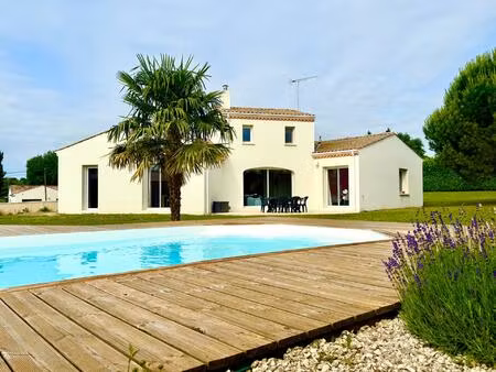 belle propriété avec villa 5 ch+ grande dépendance bois