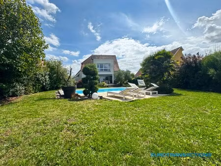 maison contemporaine d’architecte de 155 m² sur 10.18 ares – prestations haut de gamme – v