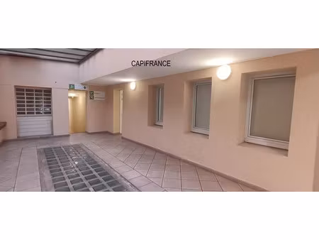 location locaux professionnels 25 m² à digne-les-bains (04000)  460 €
