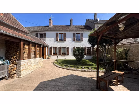 maison ancienne avec dépendances sur 1418m2 de jardin