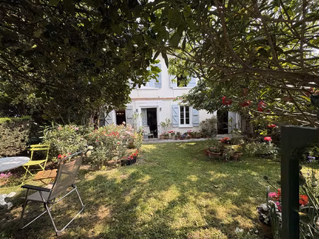 exclusivité : charmante maison de village de 215m2  t5 avec