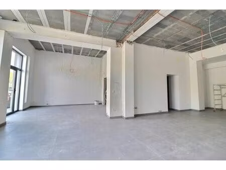 local commercial spacieux à farciennes