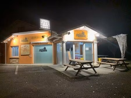 pizzeria en centre bourg