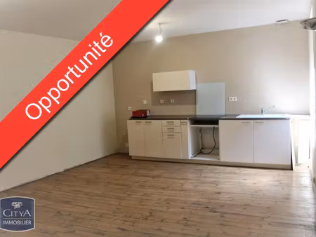 maison à vendre 7 pièces 188 m² - sauxillanges (63) - 56 000€