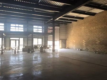 location local d'activités lormont 473 m²