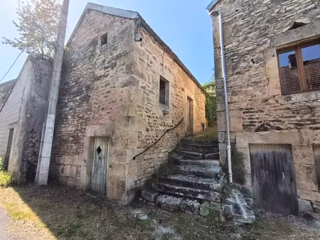 bâtisses du xviie à restaurer aignay-le-duc 21510