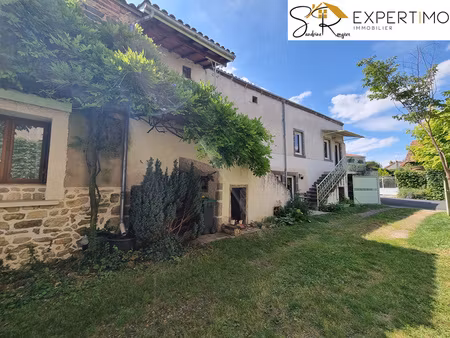 maison d’habitation de 153 m² et grange de 80 m² sur terrain clos et arboré de 1453 m².