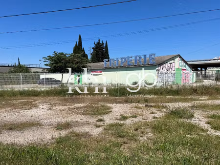 terrain industriel avec bâtiment de 640m2